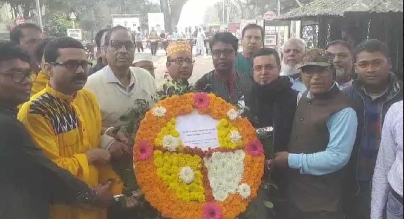 হিলি সীমান্তের শুন্যরেখায় দুই বাংলার ভাষাপ্রেমিদের মিলন মেলা
