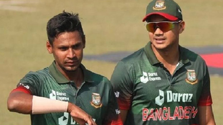 ৩ উইকেট হারিয়ে ধুঁকছে শ্রীলংকা