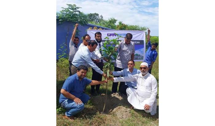 সৈয়দপুরে ঢাকা ব্যাংকের উদ্যোগে বৃক্ষরোপন কর্মসূচির উদ্বোধন
