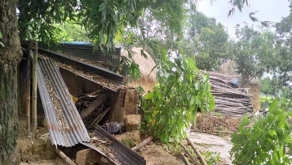 ঘোড়াঘাটে বাড়ীর জায়গা পায় বলে লাঠিয়াল বাহিনী এনে প্রাচীর ভাঙচুর মামলার প্রস্তুতি

