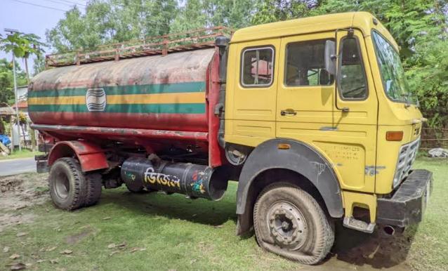 পার্বতীপুরে তেলের লরির ধাক্কায় সবজি বিক্রেতা নিহত
