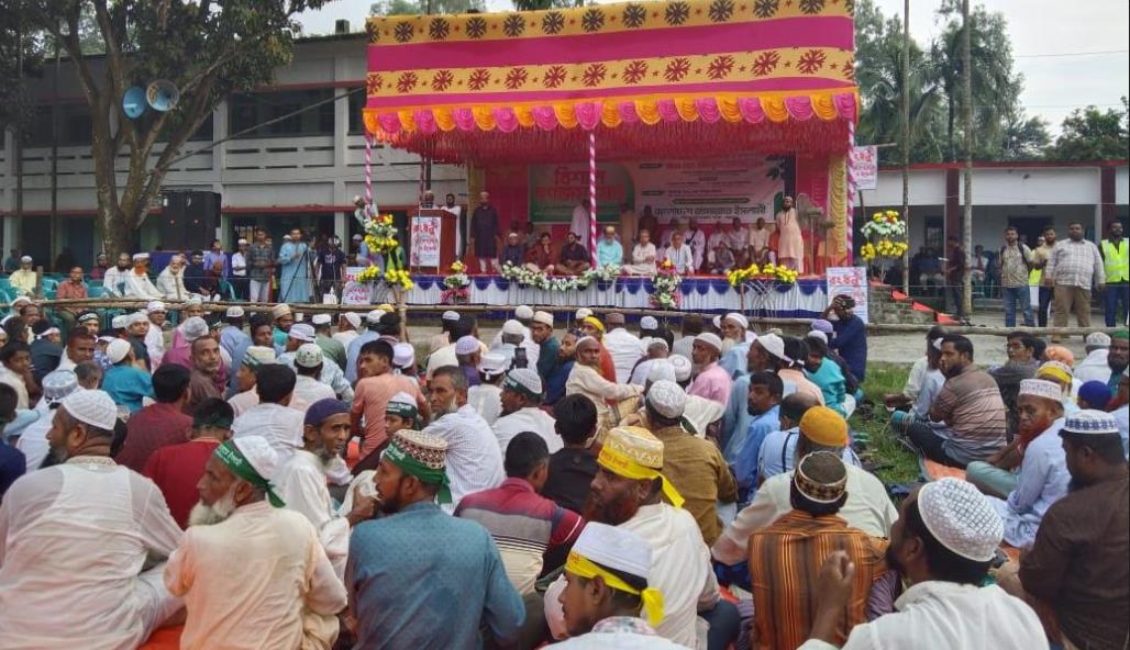 শেরপুরে জামায়াতের গণজমায়েত শুরু পথে পথে মানুষের ঢল

