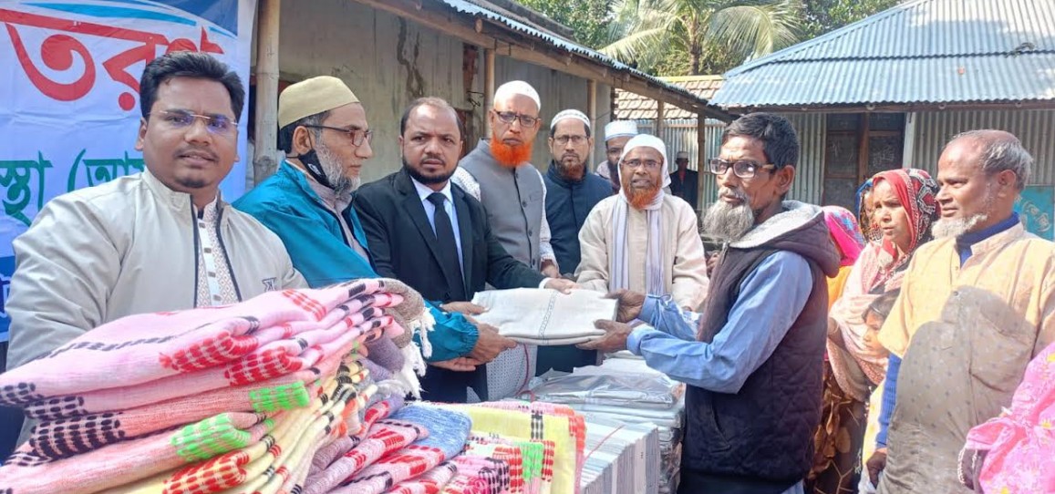 আদমদীঘি সামাজিক সংস্থা ‘আসাস’র উদ্যোগে শীতবস্ত্র বিতরণ

