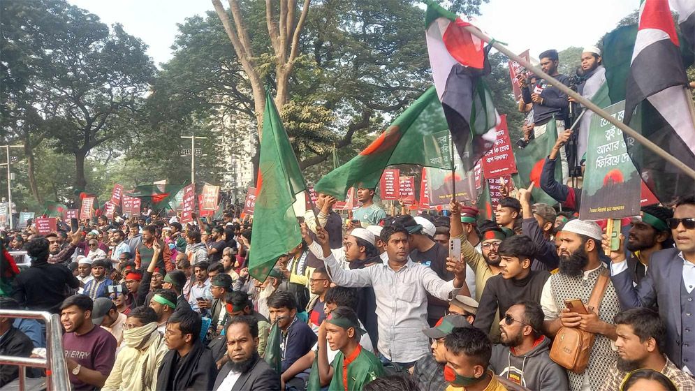 সচিবালয়-পুলিশকে হাসিনার দোসরমুক্ত করার আলটিমেটাম
