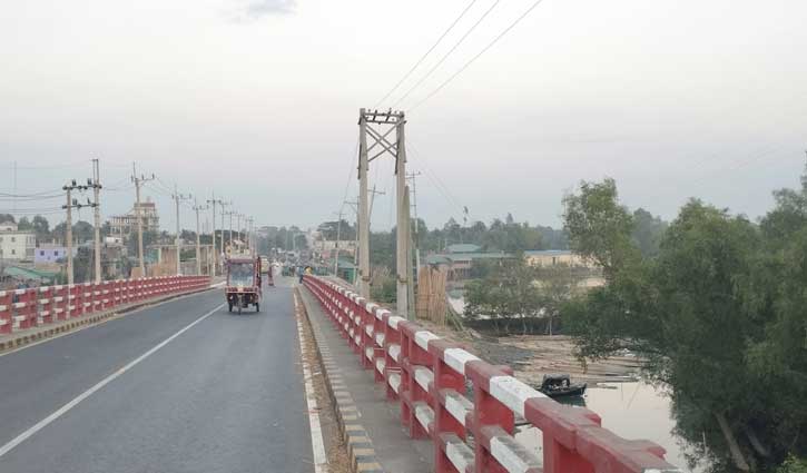 চকরিয়ায় দলবদ্ধ ধর্ষণ: ৩ যুবক গ্রেপ্তার 
